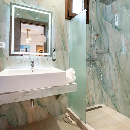 Beautiful Alice Luxury Semesterbostad *