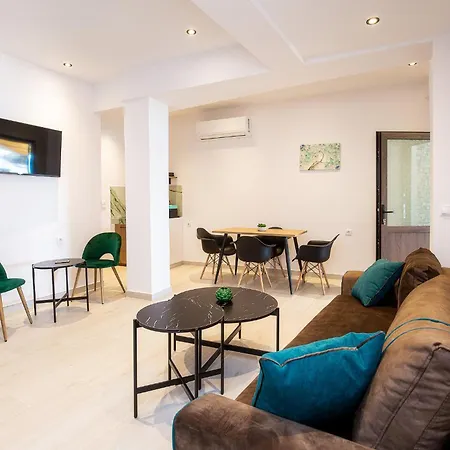 Beautiful Alice Luxury Semesterbostad *